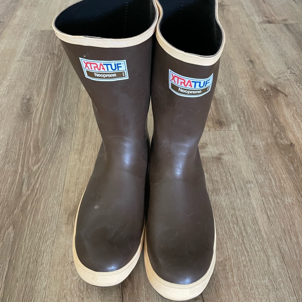 Men’s Xtratuf boots, Size 10